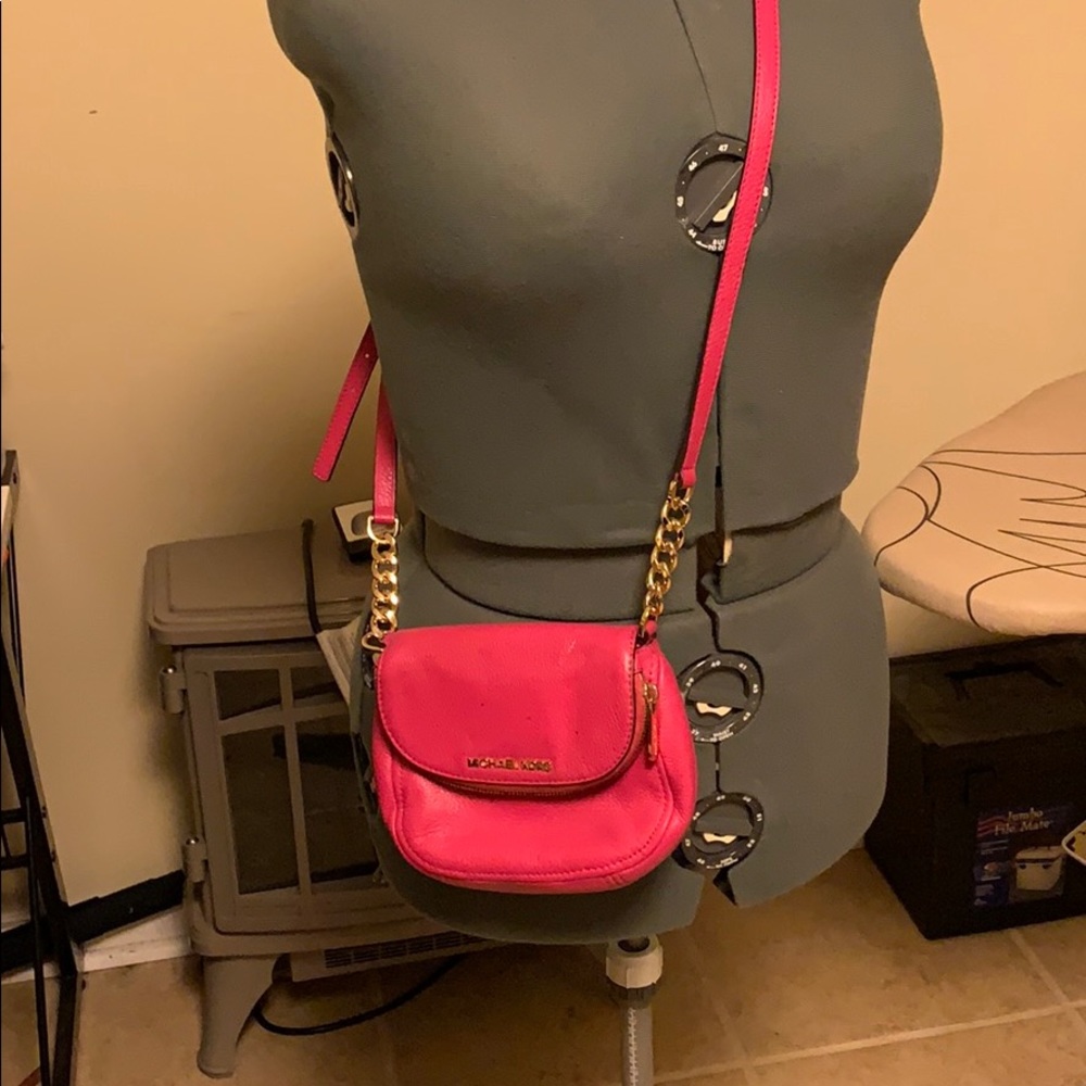 Crossbody hot pink